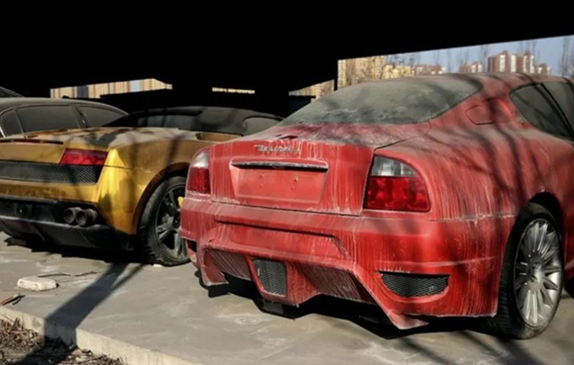 milyonluq-avtomobillere-10-ildir-hec-kim-toxunmur