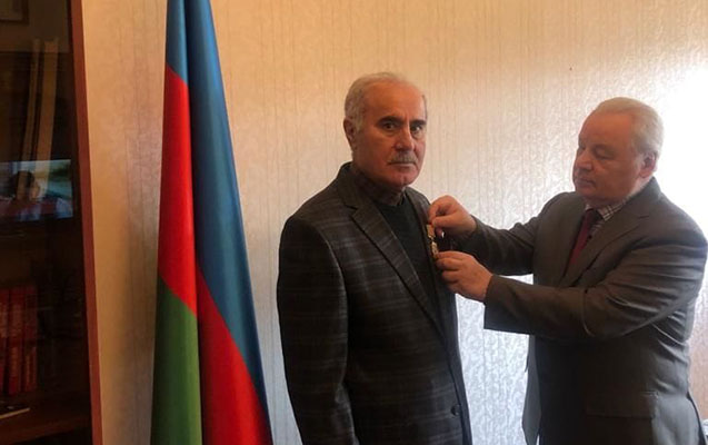 sefer-ebiyev-yene-medal-vermesi-ile-gundeme-geldi