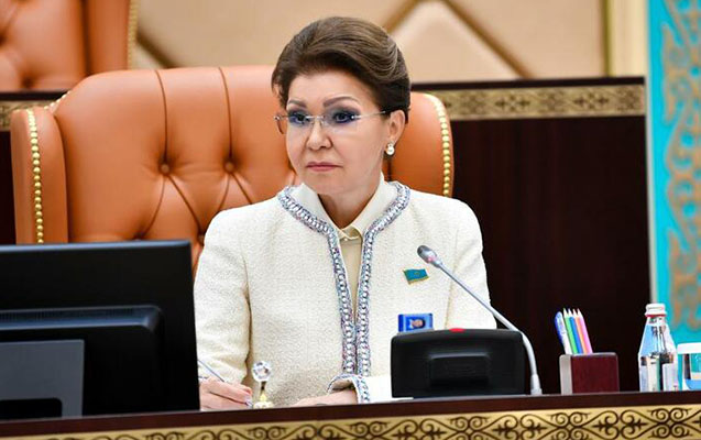 Dariqa Nazarbayeva hakim partiyanın Siyasi Şurasının üzvlüyündən çıxdı