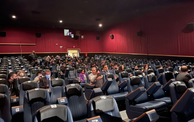 vasinqtonda-silahdaslar-senedli-filmi-numayis-olundu