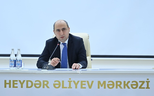 emin-emrullayev-4-rayonun-tehsil-ictimaiyyeti-ile-gorusdu