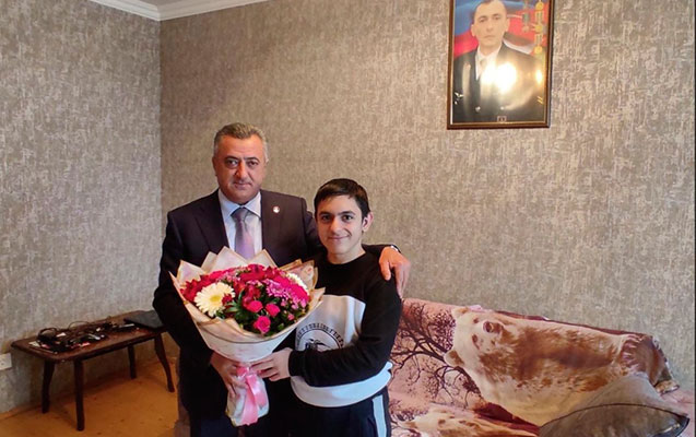 abseronda-sehid-ve-muharibe-istirakcilarinin-medallari-teqdim-edildi