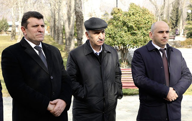 azeriqaz-rehberliyi-sekide-vetendaslarla-gorusdu