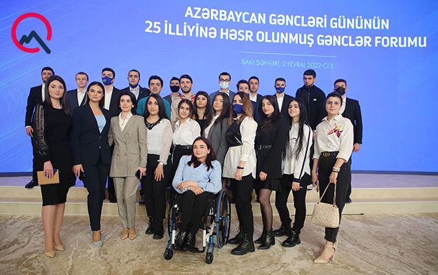 gunun-qehremanlari-danisdi