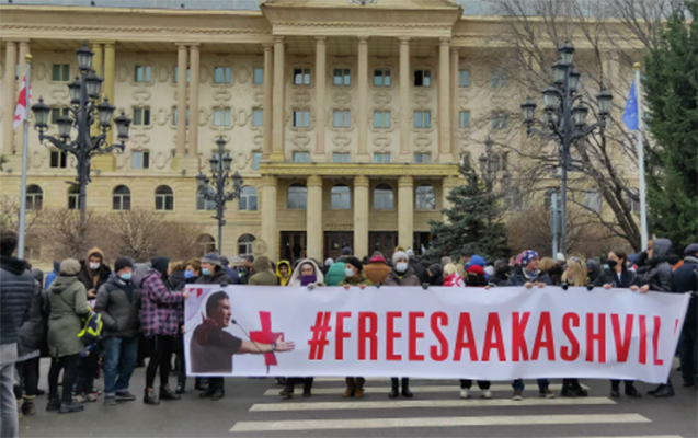 saakasvilinin-terefdarlari-aksiya-kecirir