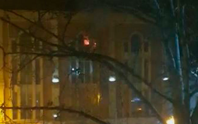 gencede-mehkeme-binasindaki-yangin-sonduruldu