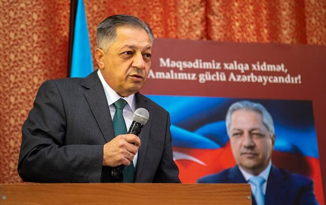 Cavanşir Feyziyev jurnalistləri təhqir etdiyi statusunu sildi