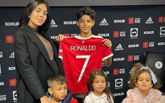 Ronaldonun oğlu “Mançester Yunayted”lə müqavilə imzaladı