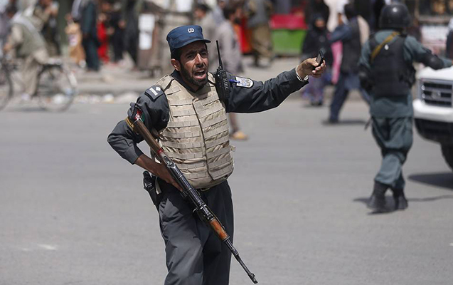 efqanistanda-mescidde-partlayis-yaralilar-var