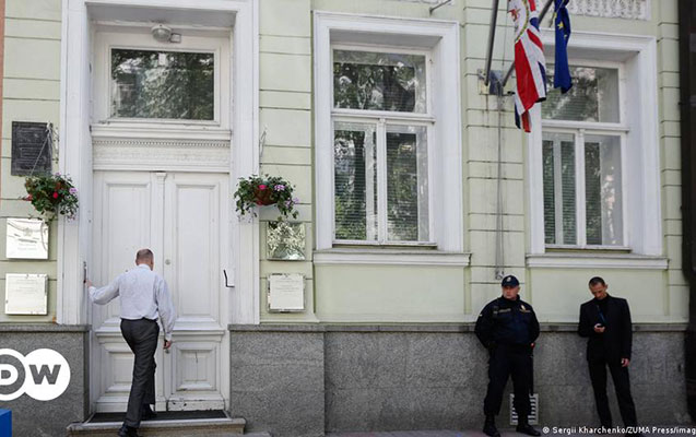 daha-bir-olke-sefirlik-emekdaslarini-kiyevden-cixarir