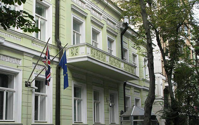 britaniya-kiyevdeki-sefirliyini-lvova-kocurur