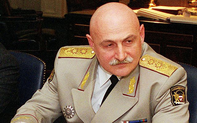 gurcustanin-kecmis-mudafie-naziri-prezidentin-musaviri-teyin-edildi