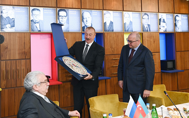 qusmandan-prezidente-maraqli-hediyye