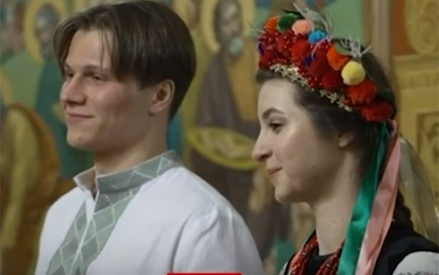 ukraynada-genc-cutluk-nikaha-girib-cebheye-yollandi