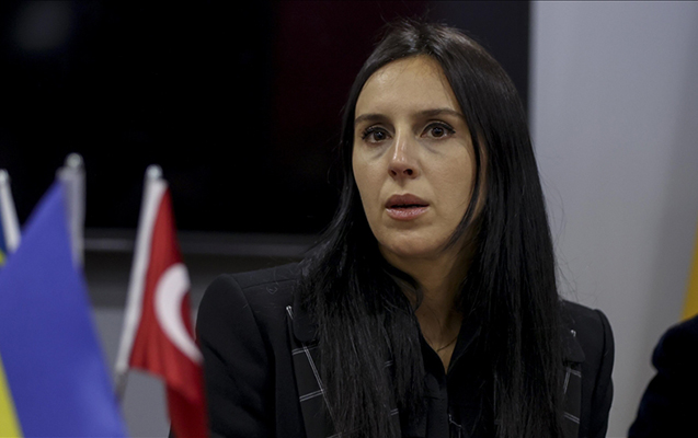 nenem-kimi-olkemi-terk-edeceyim-aglima-gelmezdi