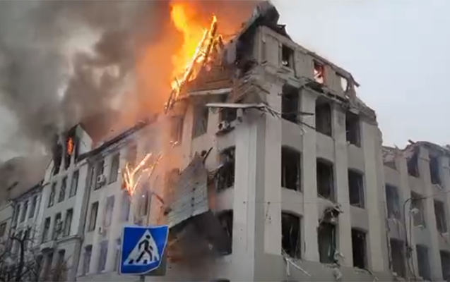 xarkovda-universitet-raketle-vuruldu