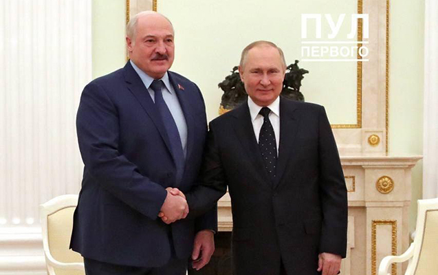 moskvada-putin-lukasenko-gorusu-bitdi