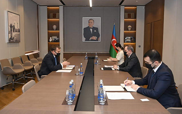 ceyhun-bayramov-primos-seliqo-ile-gorusdu