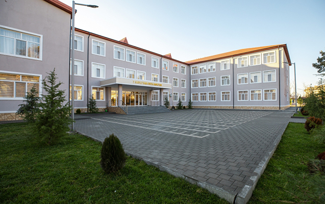 imislide-heyder-eliyev-fondunun-desteyi-ile-insa-edilen-mekteb-ve-bagca-binasi-istifadeye-verilib
