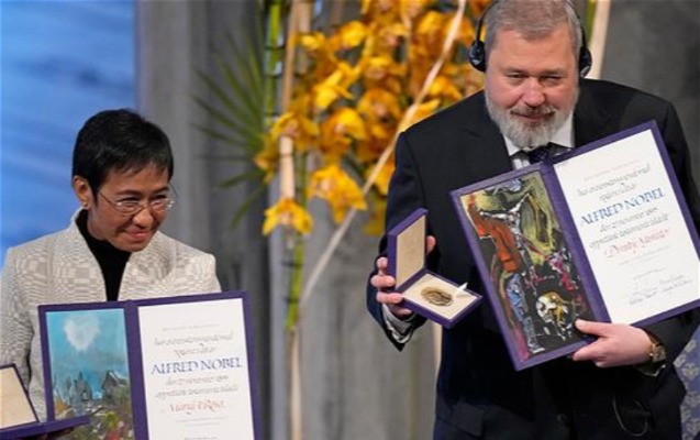 Ukraynalı qaçqınlara kömək etmək üçün Nobel medalını satışa çıxardı