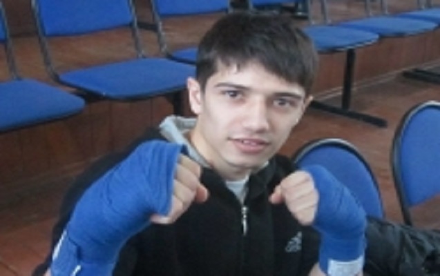 azerbaycanli-bokscu-urektutmadan-oldu