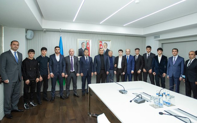 sahil-babayev-ac-de-yuksek-netice-gosteren-idmancilarla-gorusdu