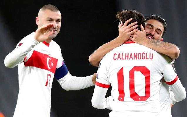 yeni-kapitan-calhanoglu-oldu