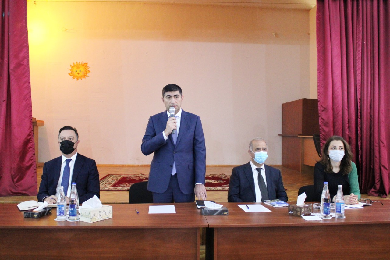 elsad-hesenov-novbeti-seyyar-qebul-kecirdi