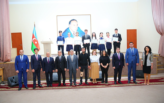 bineqedide-mektebde-heyder-eliyev-ve-azerbaycan-tarixi-movzusunda-tedbir