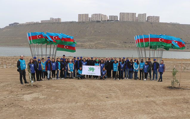 yasil-marafon-2022-agacekme-kampaniyasinda-novbeti-aksiya-kecirildi