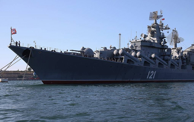 moskva-kreyserinin-heyeti-sevastopola-aparilib