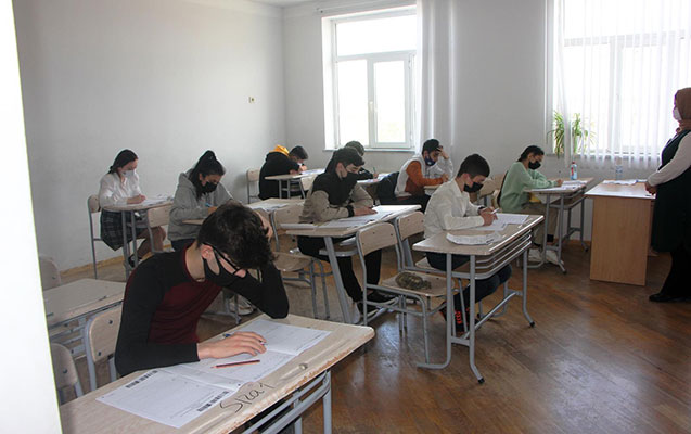 novbeti-buraxilis-imtahani-kecirildi
