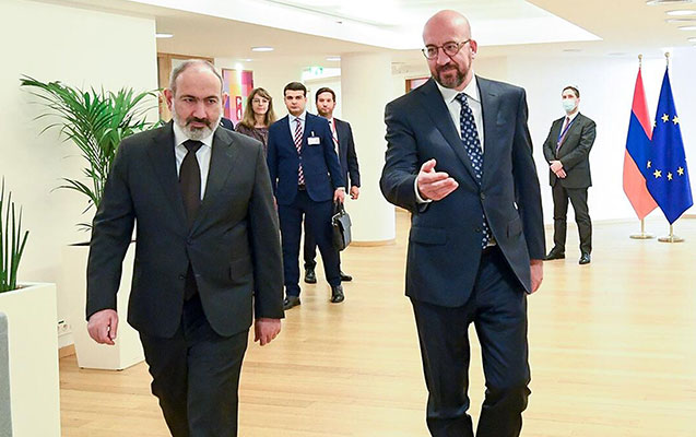 sarl-miselle-pasinyan-regiondaki-veziyyeti-muzakire-etdiler