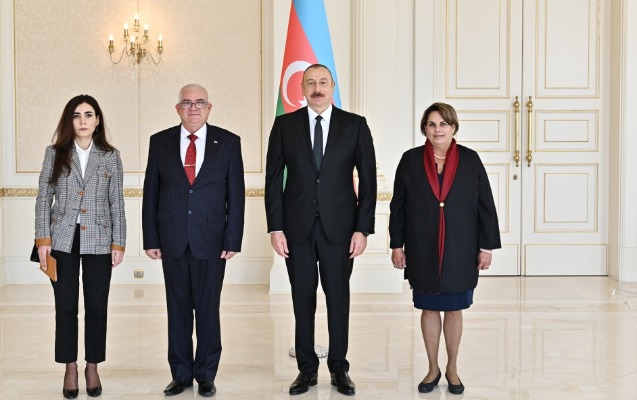 ilham-eliyev-yeni-sefirlerin-etimadnamelerini-qebul-etdi