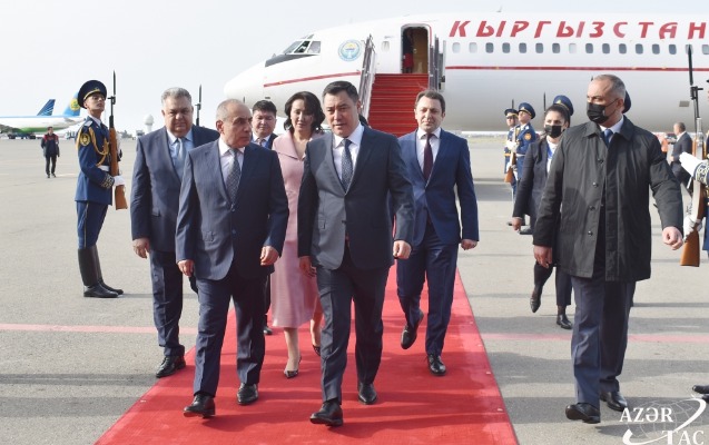 Qırğızıstan Prezidenti Bakıya gəldi