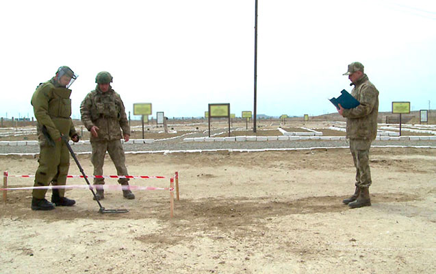 azerbaycan-ve-turkiye-herbcileri-birge-mesqler-kecirir