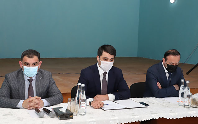 neftcalanin-icra-bascisi-vetendaslarin-problemlerini-dinleyib