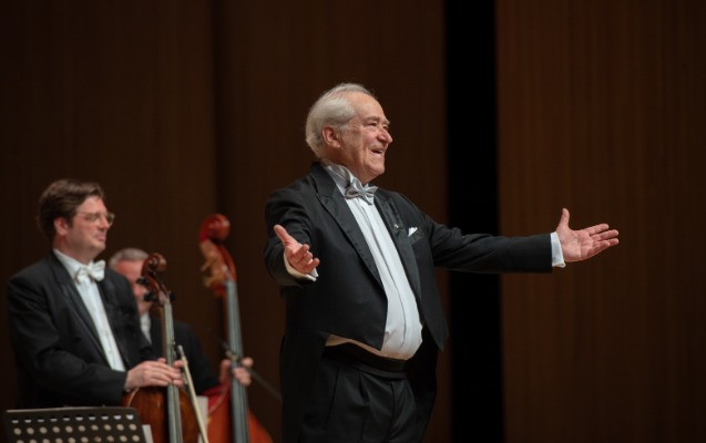 vyana-straus-festival-orkestri-heyder-eliyev-merkezinde