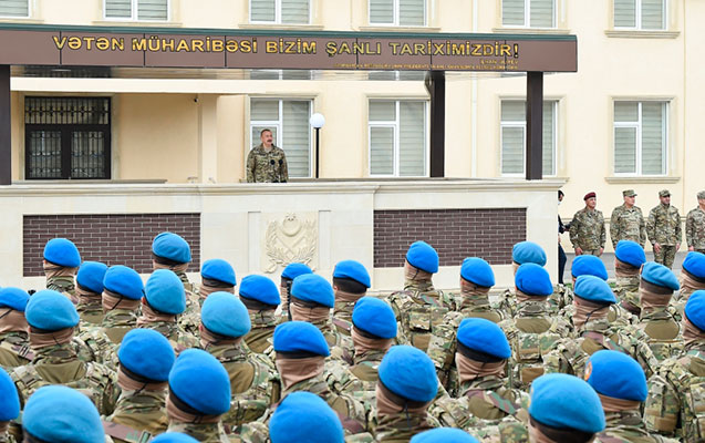 sildirim-qayalari-gorende-gozlerimin-onune-siz-gelirsiniz