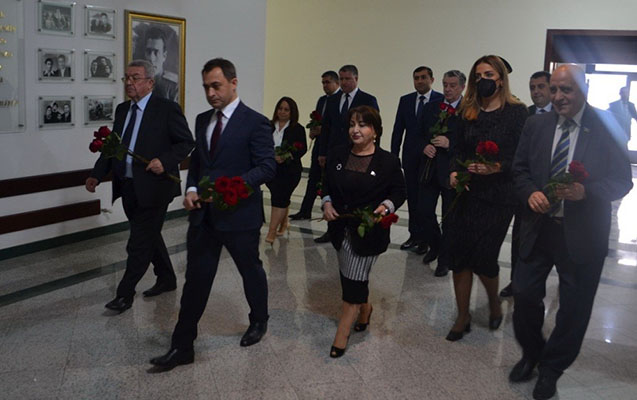 nizamide-heyder-eliyevin-xatiresi-anildi