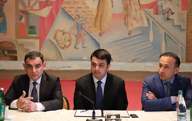 neftcalanin-icra-bascisi-vetendaslarin-problemlerini-dinleyib