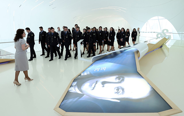 gomrukculer-heyder-eliyev-merkezinde