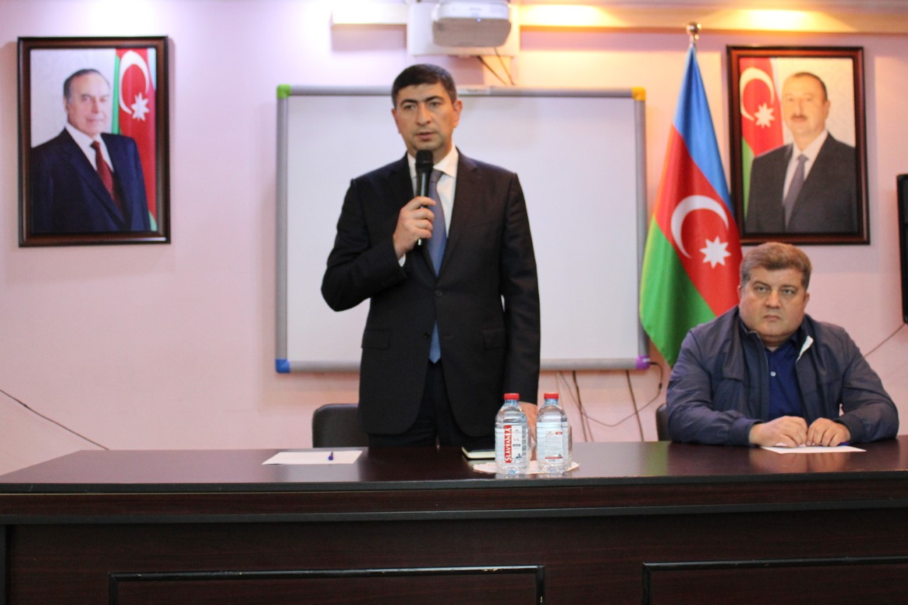 icra-bascisi-deputatla-birge-sakinlerle-gorusdu