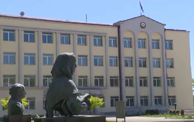 ilham-eliyev-ve-mehriban-eliyeva-susada-inzibati-binadaki-islerle-tanis-oldular