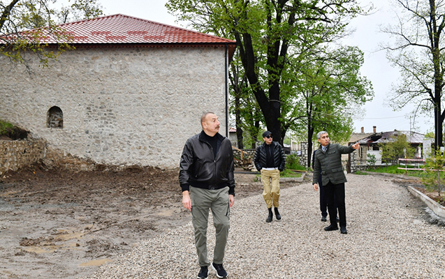 ilham-eliyev-ve-mehriban-eliyeva-mehmandarovlar-malikanesinde