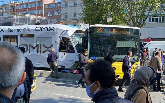 istanbulda-avtobusla-tramvay-toqqusdu-yaralilar-var