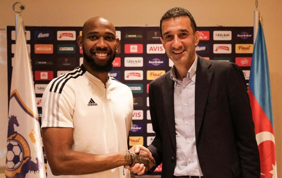 qarabag-onunla-muqavileni-uzatdi