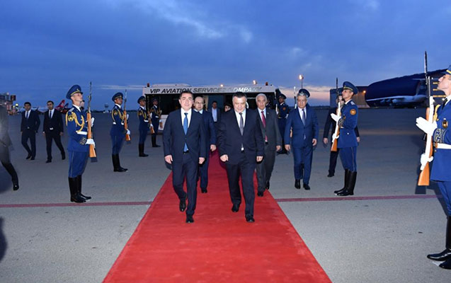 ozbekistan-ali-meclisinin-qanunvericilik-palatasinin-sedri-azerbaycana-geldi