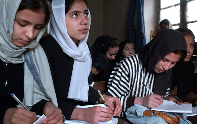 “Taliban” qızların tam təhsil almasına icazə verəcək