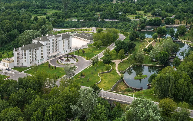 qafqaz-hotelden-televizor-ogurladi-2-hefte-sonra-getirib-yerine-qoydu